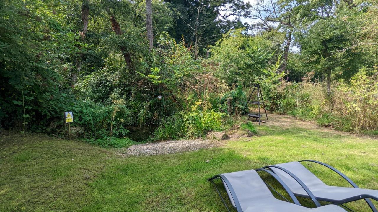 Emlyn'S Coppice - Luxury Woodland Glamping Villa Holywell  Exteriör bild