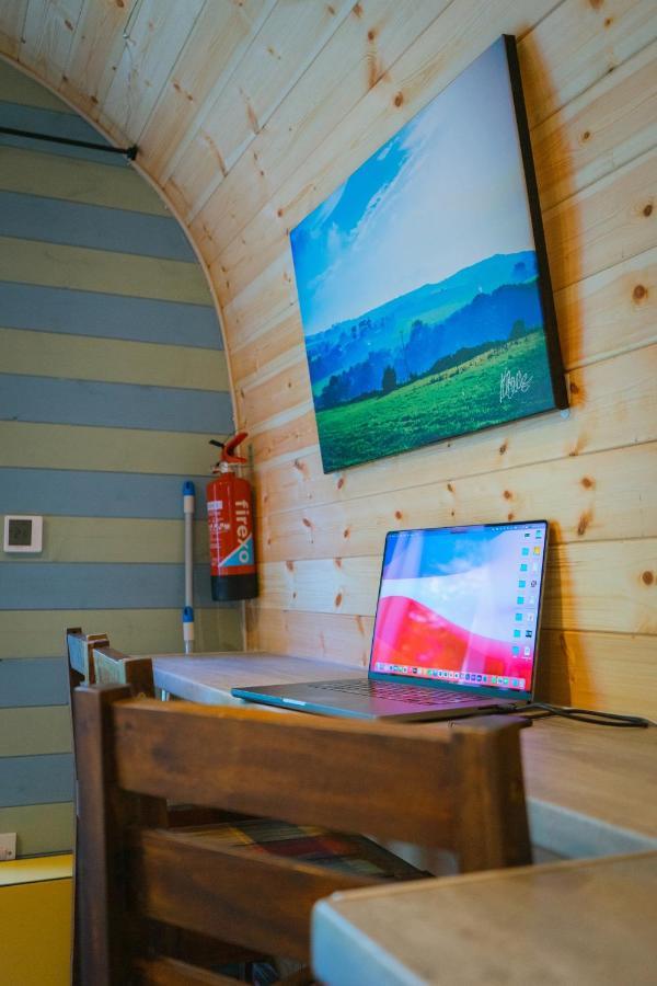 Emlyn'S Coppice - Luxury Woodland Glamping Villa Holywell  Exteriör bild