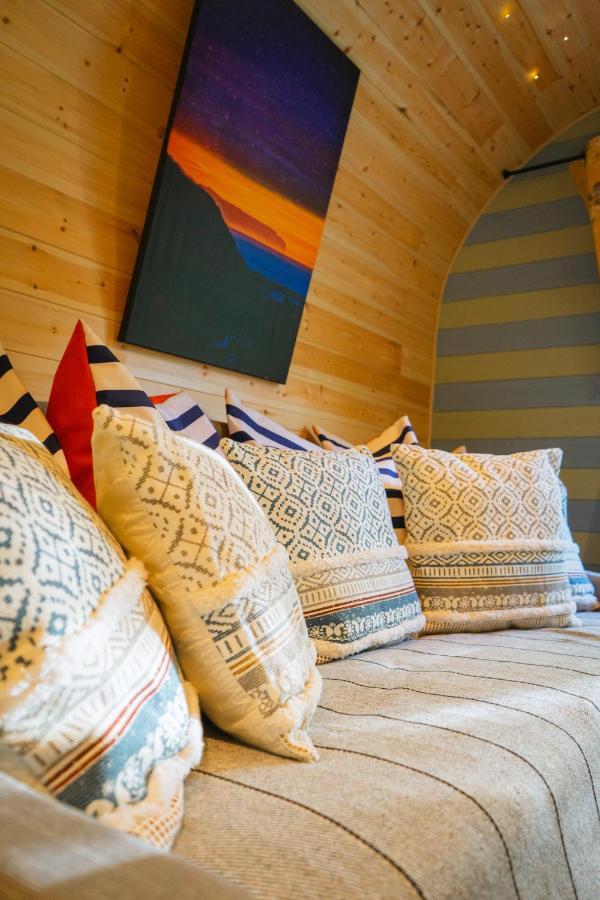 Emlyn'S Coppice - Luxury Woodland Glamping Villa Holywell  Exteriör bild