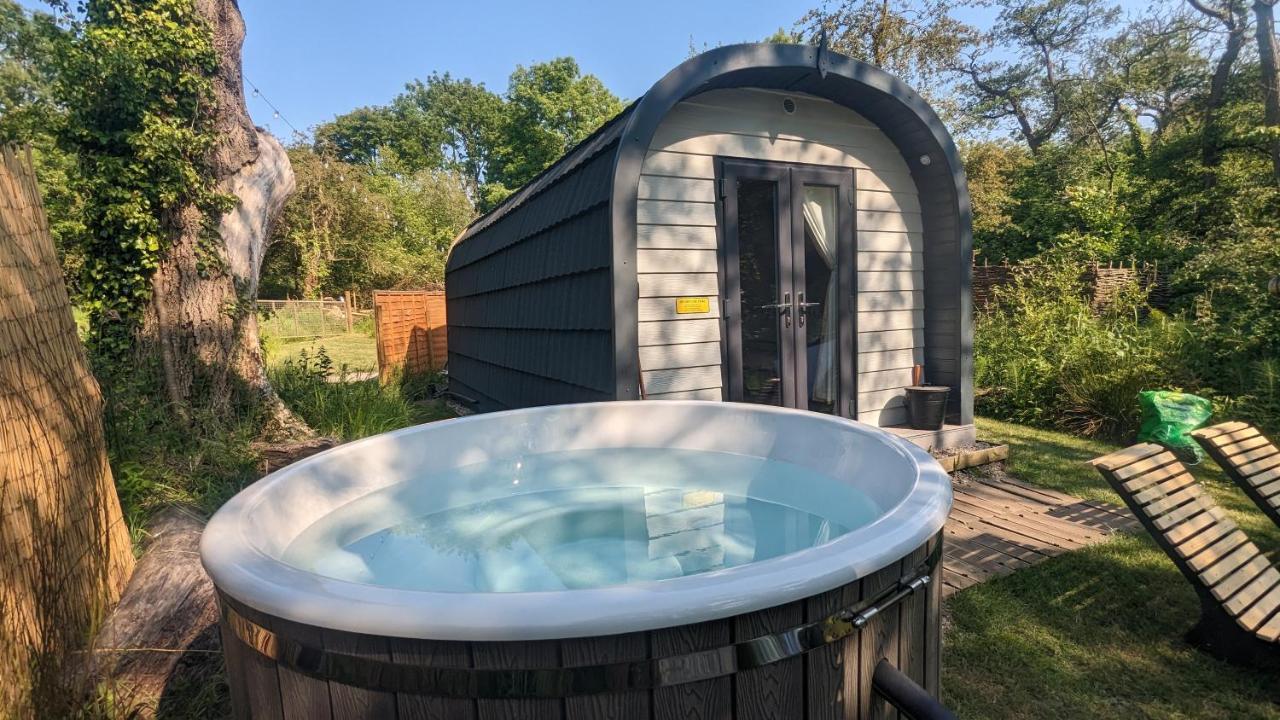 Emlyn'S Coppice - Luxury Woodland Glamping Villa Holywell  Exteriör bild