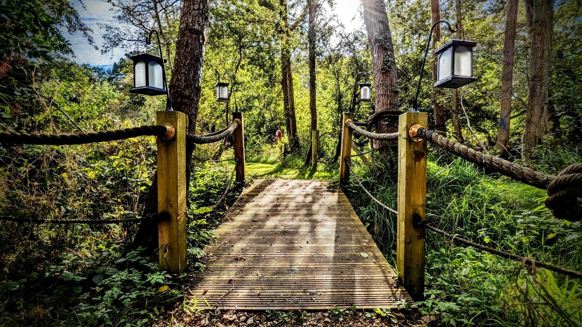Emlyn'S Coppice - Luxury Woodland Glamping Villa Holywell  Exteriör bild
